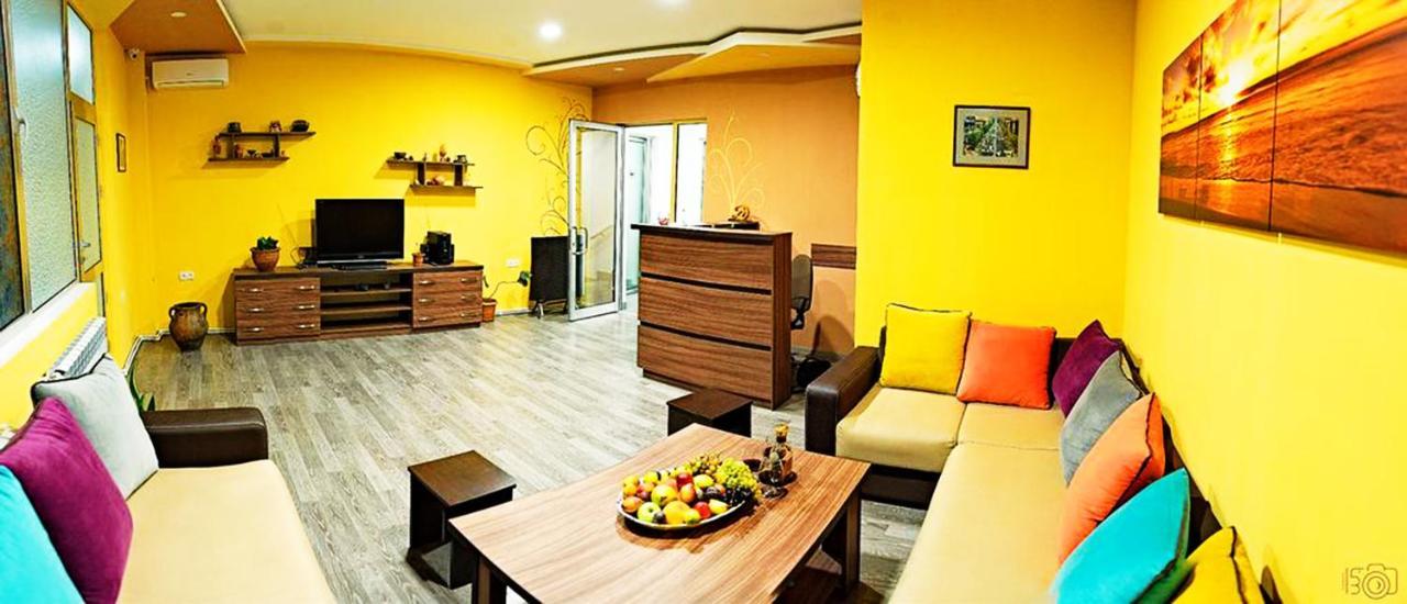 Dom Hostel & Tours Erivan Exterior foto