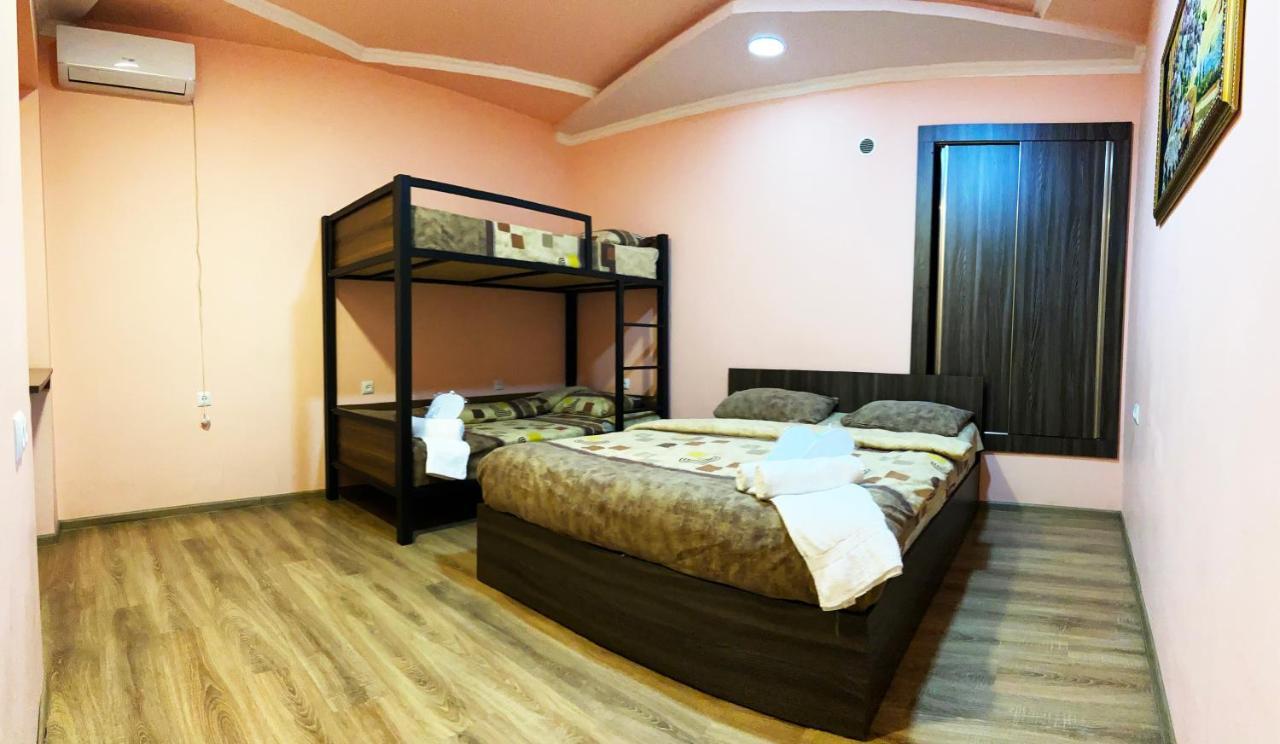 Dom Hostel & Tours Erivan Exterior foto