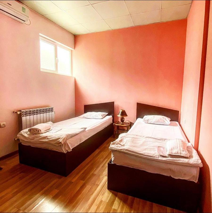 Dom Hostel & Tours Erivan Exterior foto