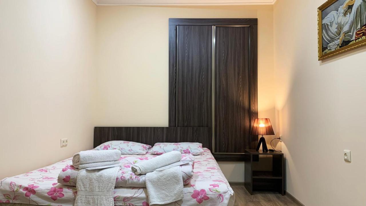 Dom Hostel & Tours Erivan Exterior foto