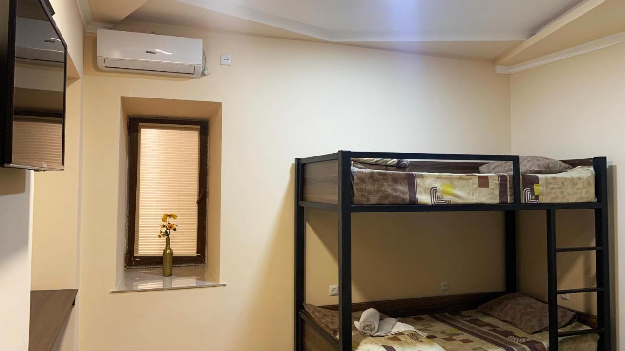 Dom Hostel & Tours Erivan Exterior foto
